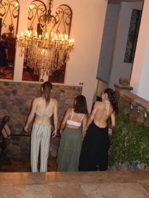 Jocelín Zuckerman Instagram - "Ya no quiero enjaularme la intensidad, quiero abrirme el pecho y vivir según mis latidos... "-@laoctavapoesia
@visitpuertovallarta 💘✨
