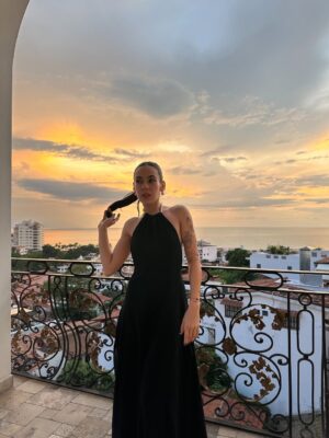 Jocelín Zuckerman Instagram - "Ya no quiero enjaularme la intensidad, quiero abrirme el pecho y vivir según mis latidos... "-@laoctavapoesia
@visitpuertovallarta 💘✨