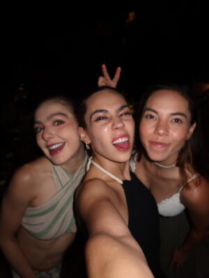 Jocelín Zuckerman Instagram - "Ya no quiero enjaularme la intensidad, quiero abrirme el pecho y vivir según mis latidos... "-@laoctavapoesia
@visitpuertovallarta 💘✨