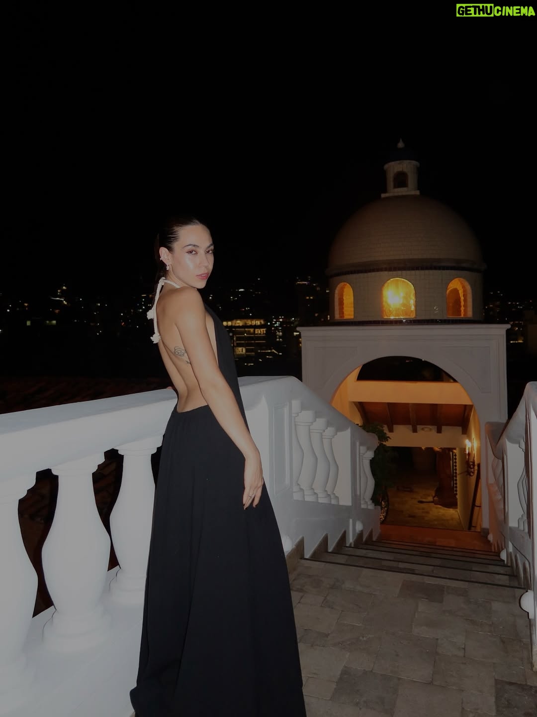 Jocelín Zuckerman - 3 Likes - "Ya no quiero enjaularme la intensidad, quiero abrirme el pecho y vivir según mis latidos... "-@laoctavapoesia 
@visitpuertovallarta 💘✨