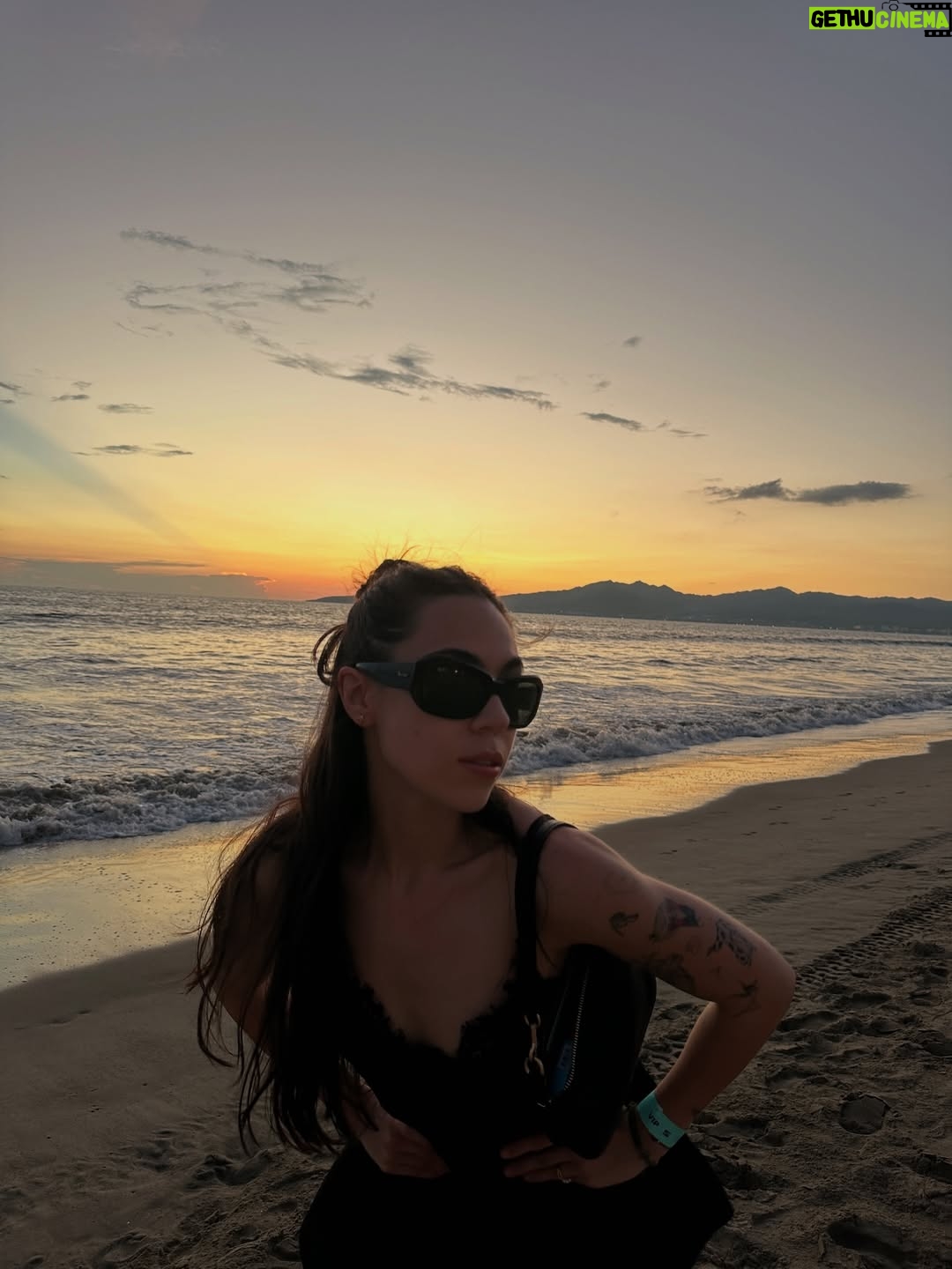 Jocelín Zuckerman - 8.3K Likes - Después de mucho run run la siguiente parte del día SUNSEAT 🌅 que hermoso que divino💘🧚✨