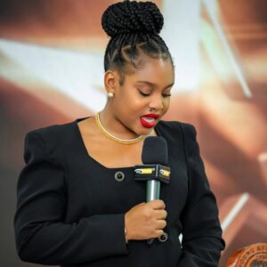 Jokate Mwegelo Instagram - Jana usiku nilipata fursa adhimu ya kuwa Mgeni Rasmi kwenye tuzo za kwanza na za ki historia za @yangasc_princess Awards Gala chini ya @yangasc kwa udhamini mkubwa wa @gsmgroupofcompanies
Pamoja na mengi niliyoyasema jana niliwasihi ndugu zangu @caamil_88 na @malza12 tucheze tu au mnasemaje ndugu zangu? Kiroho safi kabisa 😁