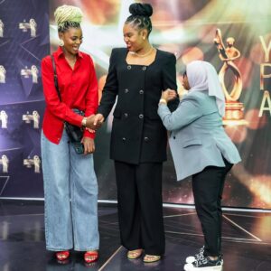 Jokate Mwegelo Instagram - Jana usiku nilipata fursa adhimu ya kuwa Mgeni Rasmi kwenye tuzo za kwanza na za ki historia za @yangasc_princess Awards Gala chini ya @yangasc kwa udhamini mkubwa wa @gsmgroupofcompanies
Pamoja na mengi niliyoyasema jana niliwasihi ndugu zangu @caamil_88 na @malza12 tucheze tu au mnasemaje ndugu zangu? Kiroho safi kabisa 😁