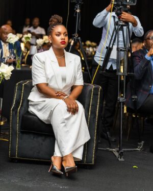 Jokate Mwegelo Instagram - Nilipata fursa ya kuhudhuria uzinduzi wa Miss Universe Tanzania 2025 ambapo kwasasa leseni ya kuendesha mashindano haya iko chini ya Dada yetu, mrembo wa siku zote @themillenmagese @millenprivelifestyle @basata.tanzania 🤍🤍🤍🤍🤍
Ilikuwa ni wakati mzuri pia wa kukutana na ndugu wa kwenye tasnia hii ya urembo nchini.
I see you @abigail_chams @martinkadindaofficial ❤️
PS; zingatia ujumbe scroll mpaka kwenye post ya mwisho 😁