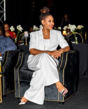 Jokate Mwegelo Instagram - Nilipata fursa ya kuhudhuria uzinduzi wa Miss Universe Tanzania 2025 ambapo kwasasa leseni ya kuendesha mashindano haya iko chini ya Dada yetu, mrembo wa siku zote @themillenmagese @millenprivelifestyle @basata.tanzania 🤍🤍🤍🤍🤍
Ilikuwa ni wakati mzuri pia wa kukutana na ndugu wa kwenye tasnia hii ya urembo nchini.
I see you @abigail_chams @martinkadindaofficial ❤️
PS; zingatia ujumbe scroll mpaka kwenye post ya mwisho 😁