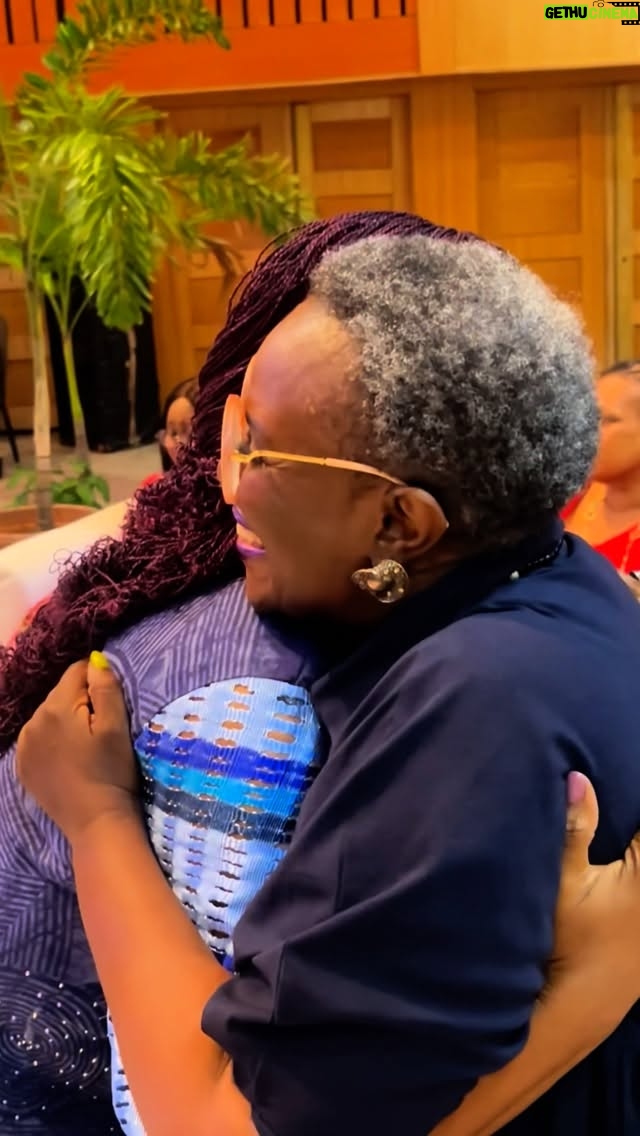 Joke Silva - 76 Likes - How many hugs did you count? 
Also I think @ajokesilva gives the best hugs 🤔
Comment down below! 💕