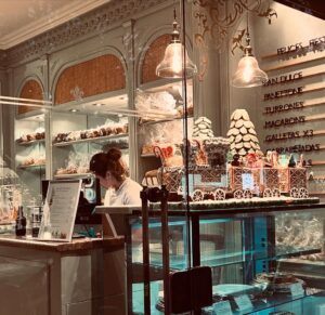 Julieta Prandi Instagram - Dos días en la vida.
Descanso, trabajo y placer.
Gracias @saintejeannehotel por el cálido recibimiento.
Un rincón mágico en pleno corazón de Mar del Plata.
@emanuelortega1
@carlosugartecom