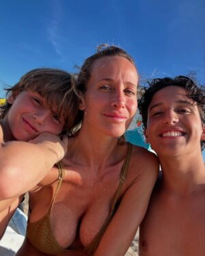 Julieta Prandi Instagram - Un día en familia 🌊
#pinamar
El maravilloso fotógrafo: Mateo Prandi 🙌🏻