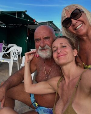 Julieta Prandi Instagram - Un día en familia 🌊
#pinamar
El maravilloso fotógrafo: Mateo Prandi 🙌🏻