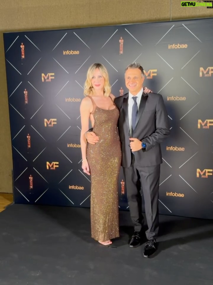 Julieta Prandi - 50.1K Likes - Una noche inolvidable.
Martín Fierro Portales Web 2025. 
Con un compañero extraordinario @sergiolapegue 
Gracias @aptraorg por la confianza.
.

Look 🤎🔥
@mono.fuk 
@rubirubioficial 
@flaneurba 

Mi equipo mortal
@sochiherrera 
@barbymencia 
Las amo!