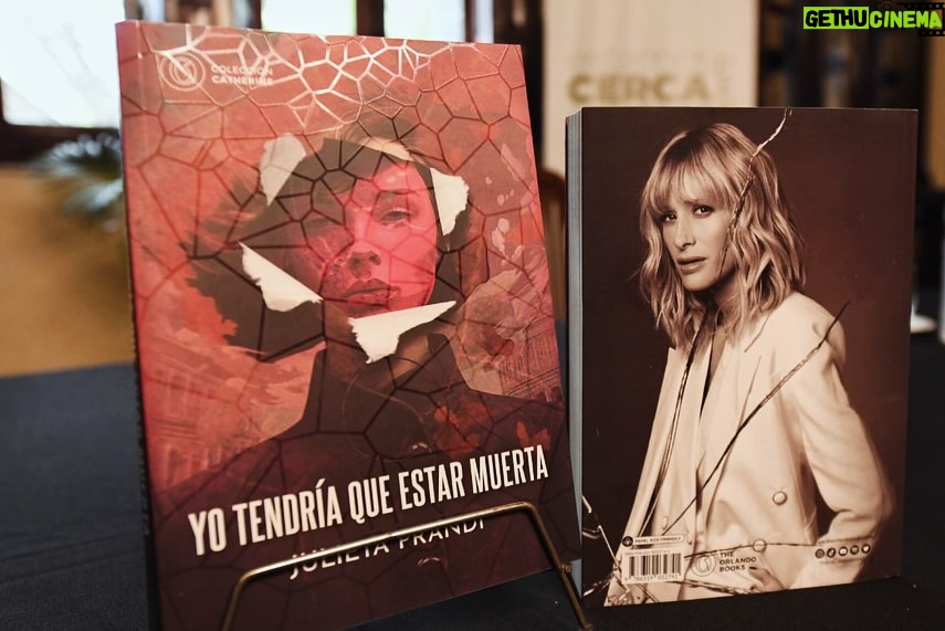 Julieta Prandi - 4.9K Likes - A veces el dolor nos lleva a reencontrarnos.
A veces, sencillamente, necesitamos caer a lo más profundo para saber de lo que somos capaces.
Nadie dijo que iba a ser fácil, nadie nunca está preparado para librar su peor batalla, pero a veces, es la única que nos queda.
.
Cuesta mucho reconocerlo, pero nadie nos va a venir a sacar del infierno, depende de nosotros tomar la decisión. 
A veces, aparecen personas que te dan el consejo correcto, pero muchas otras no. 
Para aquellas que aún no lo tuvieron, va este libro.

Gracias Lucía Cavallero 🙏🏻
“Yo tendría que estar muerta” fue declarado de interés legislativo provincial por su aporte cultural y social en la lucha contra la violencia de género. 🙌🏻
.
Gracias a todos lo que lo hicieron posible: 

@theorlandobooks 
@marcelacitterio 
@chiarafranciac 
@caroparmo 
@luchzabrana 
@be.olifant 
@angelaardila1 
@emanuelortega1 
@juan.rossi.ps