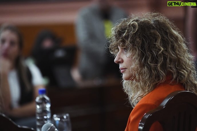Julieta Prandi - 4.9K Likes - A veces el dolor nos lleva a reencontrarnos.
A veces, sencillamente, necesitamos caer a lo más profundo para saber de lo que somos capaces.
Nadie dijo que iba a ser fácil, nadie nunca está preparado para librar su peor batalla, pero a veces, es la única que nos queda.
.
Cuesta mucho reconocerlo, pero nadie nos va a venir a sacar del infierno, depende de nosotros tomar la decisión. 
A veces, aparecen personas que te dan el consejo correcto, pero muchas otras no. 
Para aquellas que aún no lo tuvieron, va este libro.

Gracias Lucía Cavallero 🙏🏻
“Yo tendría que estar muerta” fue declarado de interés legislativo provincial por su aporte cultural y social en la lucha contra la violencia de género. 🙌🏻
.
Gracias a todos lo que lo hicieron posible: 

@theorlandobooks 
@marcelacitterio 
@chiarafranciac 
@caroparmo 
@luchzabrana 
@be.olifant 
@angelaardila1 
@emanuelortega1 
@juan.rossi.ps