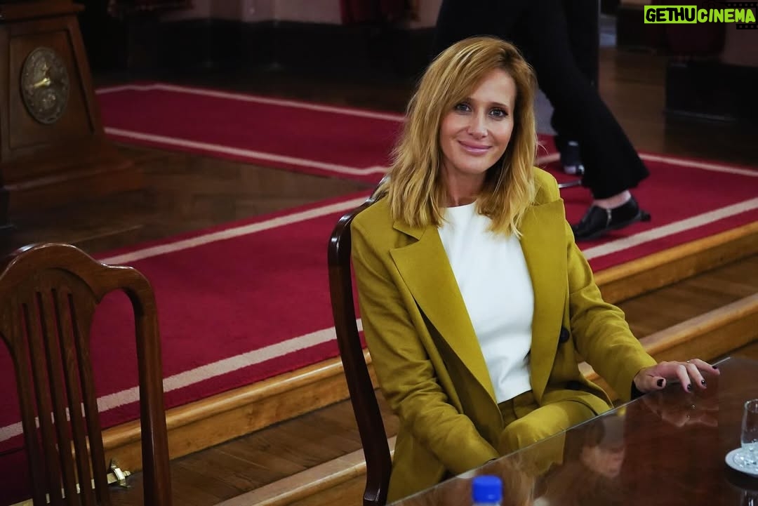 Julieta Prandi - 4.9K Likes - A veces el dolor nos lleva a reencontrarnos.
A veces, sencillamente, necesitamos caer a lo más profundo para saber de lo que somos capaces.
Nadie dijo que iba a ser fácil, nadie nunca está preparado para librar su peor batalla, pero a veces, es la única que nos queda.
.
Cuesta mucho reconocerlo, pero nadie nos va a venir a sacar del infierno, depende de nosotros tomar la decisión. 
A veces, aparecen personas que te dan el consejo correcto, pero muchas otras no. 
Para aquellas que aún no lo tuvieron, va este libro.

Gracias Lucía Cavallero 🙏🏻
“Yo tendría que estar muerta” fue declarado de interés legislativo provincial por su aporte cultural y social en la lucha contra la violencia de género. 🙌🏻
.
Gracias a todos lo que lo hicieron posible: 

@theorlandobooks 
@marcelacitterio 
@chiarafranciac 
@caroparmo 
@luchzabrana 
@be.olifant 
@angelaardila1 
@emanuelortega1 
@juan.rossi.ps