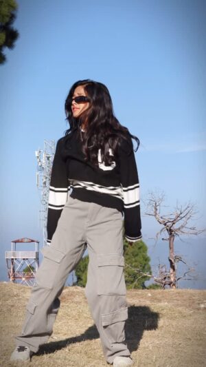 Jyoti Pilkhwal Instagram - Kaali Bindi🖤
.
#jpians #jp_dancer #jyotipilkhwal #lost__girl__journeyy