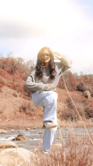 Jyoti Pilkhwal Instagram - Apna Pahadi Gaana😎🔥
.
#jpians #jp_dancer #jyotipilkhwal #lost__girl__journeyy