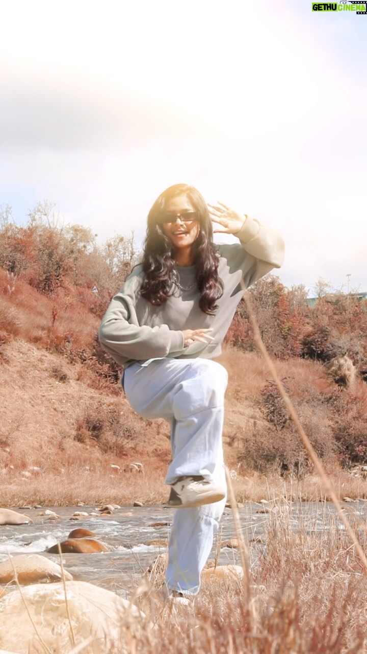 Jyoti Pilkhwal - 47K Likes - Apna Pahadi Gaana😎🔥
.
#jpians #jp_dancer #jyotipilkhwal #lost__girl__journeyy
