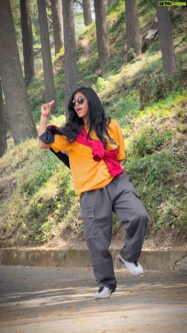 Jyoti Pilkhwal - 196.5K Likes - Apun tera🤭😅
.
Dc- @baby_boy_0321 
.
#jpians #jp_dancer #jyotipilkhwal #lost__girl__journeyy