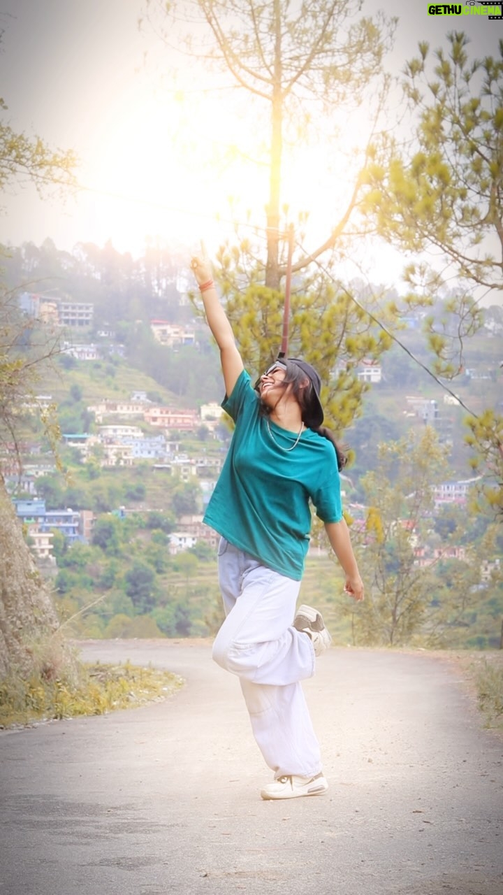 Jyoti Pilkhwal - 104.9K Likes - Ankhiyon Se 🔫 Maare 😉
.
Dc: @deepakdevrani1214 😍
.
#jpians #jp_dancer #jyotipilkhwal #lost__girl__journeyy