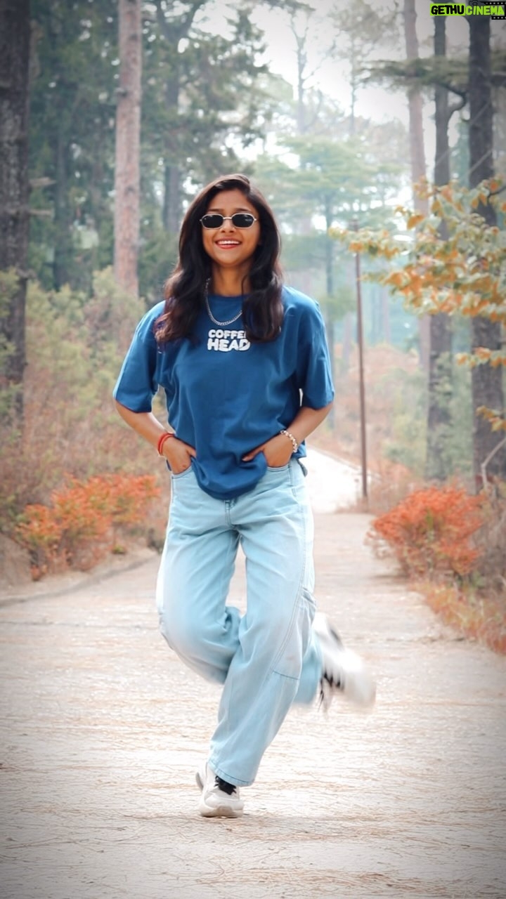 Jyoti Pilkhwal - 23.4K Likes - Song to Samjh Nahi Aaya Par Sunne Mein Acha Laga😍
.
#jpians #jp_dancer #jyotipilkhwal #lost__girl__journeyy