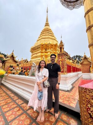 Jyotika Dilaik Instagram - Still thinking about the Thai food😋the markets, the day at Baan Kang Wat art village the stunning view 😍from Doi Suthep and how my heart was so full there!
From Bangkok’s city lights to Chiang Mai’s calm skies…✨
Thailand, I’m coming back soon😍
@tat_newdelhi #amazingthailand