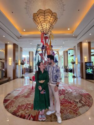Jyotika Dilaik Instagram - A journey through streets, skies, spirituality & smiles…
This Thailand trip was just magical 🥰
And staying with
@shangrilabkk and @shangrilacm made it super comfortable!
#ShangriLaBangkok #ShangriLaBkk #ShangriLaCM #ShangriLaChiangMai #FindYourShangriLa #MyShangriLa #ShangriLaMoments #AmazingThailand