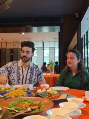 Jyotika Dilaik Instagram - A journey through streets, skies, spirituality & smiles…
This Thailand trip was just magical 🥰
And staying with
@shangrilabkk and @shangrilacm made it super comfortable!
#ShangriLaBangkok #ShangriLaBkk #ShangriLaCM #ShangriLaChiangMai #FindYourShangriLa #MyShangriLa #ShangriLaMoments #AmazingThailand