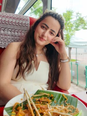 Jyotika Dilaik Instagram - Still thinking about the Thai food😋the markets, the day at Baan Kang Wat art village the stunning view 😍from Doi Suthep and how my heart was so full there!
From Bangkok’s city lights to Chiang Mai’s calm skies…✨
Thailand, I’m coming back soon😍
@tat_newdelhi #amazingthailand