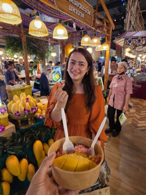 Jyotika Dilaik Instagram - Still thinking about the Thai food😋the markets, the day at Baan Kang Wat art village the stunning view 😍from Doi Suthep and how my heart was so full there!
From Bangkok’s city lights to Chiang Mai’s calm skies…✨
Thailand, I’m coming back soon😍
@tat_newdelhi #amazingthailand