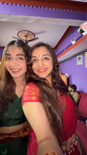 Kaamini Chaube Instagram - Raat 12 baje mehendi lagayi 🤣❤️ 
.
.
.
.
.
.
.
.
.
.
.
.
#shorts #trending #minivlog #viral