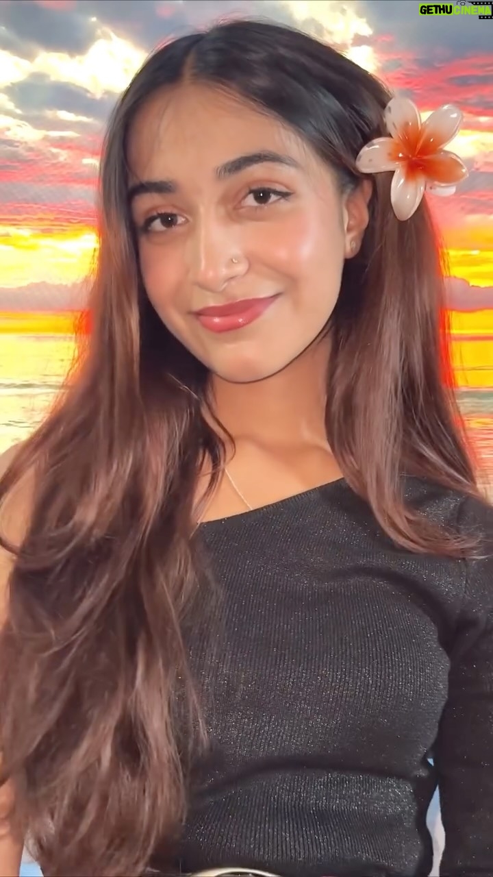 Kaamini Chaube - 24K Likes - Serving island vibes from the living room 🌆❤️ 
.
.
.
.
.
.
.
.
#reels #trending #transition #outfit #instagram #foryou  #sunset #sea #beach #viral
