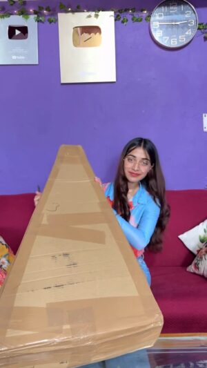 Kaamini Chaube Instagram - Finally Guitar agya 🎸🫶🏻 
.
.
.
.
.
.
.
.
.
.
.
.
#reels  #trending #minivlog #vlog #viral #guitar