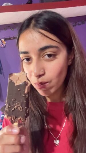 Kaamini Chaube Instagram - Summer’s  mai ice cream khana pasand hai ? 😍❤️ 
.
.
.
.
.
.
.
.
.
.
.
.
.
.
.
.
.
#shorts #trending #minivlog #shopping #viral