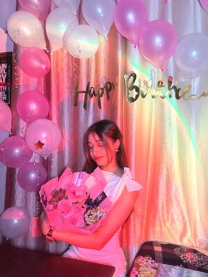 Kaamini Chaube Instagram - Celebrating me today 💕✨ grateful for the lessons, the love, and the glow that keeps getting better every year 🌺 #BirthdayGirl
.
.
.
.
.
.
.
.
.
.
.
.
.
.
.
.
.
.
.
.
.
.
#BirthdayVibes #GratefulHeart #ChapterNew #ShiningBright #PositiveEnergy #GlowUp #SelfLoveJourney #CakeAndCandles #AnotherYearWiser #BirthdayMagic #GoodVibesOnly #BlessedAndGrateful #BirthdayMood
