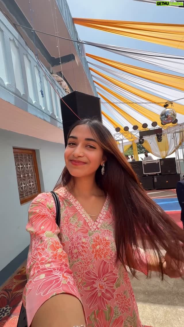 Kaamini Chaube - 26.1K Likes - Shadi mai ye kya hogya 😭😡 
.
.
.
.
.
.
.
.
.
.
.
.
.
.
#shorts #trending #minivlog #vlog #wedding #shadi #viral