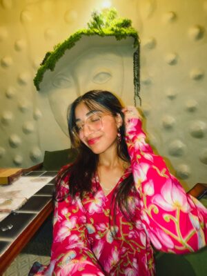 Kaamini Chaube Instagram - Blooming in little moments 🌸💗
.
.
.
.
.
.
.
.
.
.
.
.
.
.
.
.
.
#posts #picture #SoftVibes #FloralMood #CafeDiaries #AestheticVibes #GoldenGlow #SimpleJoys #BloomingMoments #SmilesThatShine #PeacefulMind