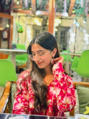 Kaamini Chaube Instagram - Blooming in little moments 🌸💗
.
.
.
.
.
.
.
.
.
.
.
.
.
.
.
.
.
#posts #picture #SoftVibes #FloralMood #CafeDiaries #AestheticVibes #GoldenGlow #SimpleJoys #BloomingMoments #SmilesThatShine #PeacefulMind