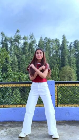 Kaamini Chaube Instagram - This Song made my soul dance 💃🪩 Re-upload bcoz of sound error 😅 
.
.
.
.
.
.
.
.
.
.
.
.
.
.
.
.
.
.
.
.
.
.
#shorts #trending #dance #video #reelitfeelit #viral