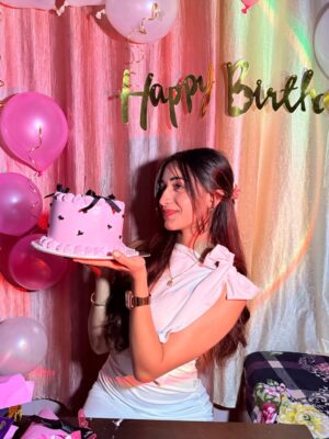 Kaamini Chaube Instagram - Celebrating me today 💕✨ grateful for the lessons, the love, and the glow that keeps getting better every year 🌺 #BirthdayGirl
.
.
.
.
.
.
.
.
.
.
.
.
.
.
.
.
.
.
.
.
.
.
#BirthdayVibes #GratefulHeart #ChapterNew #ShiningBright #PositiveEnergy #GlowUp #SelfLoveJourney #CakeAndCandles #AnotherYearWiser #BirthdayMagic #GoodVibesOnly #BlessedAndGrateful #BirthdayMood
