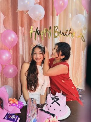 Kaamini Chaube Instagram - Celebrating me today 💕✨ grateful for the lessons, the love, and the glow that keeps getting better every year 🌺 #BirthdayGirl
.
.
.
.
.
.
.
.
.
.
.
.
.
.
.
.
.
.
.
.
.
.
#BirthdayVibes #GratefulHeart #ChapterNew #ShiningBright #PositiveEnergy #GlowUp #SelfLoveJourney #CakeAndCandles #AnotherYearWiser #BirthdayMagic #GoodVibesOnly #BlessedAndGrateful #BirthdayMood
