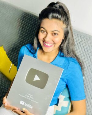 Kajal Instagram - finally ❤️❤️thnku everyone 😍❤️ 
A big thnku to @youtubecreatorsindia @youtube
