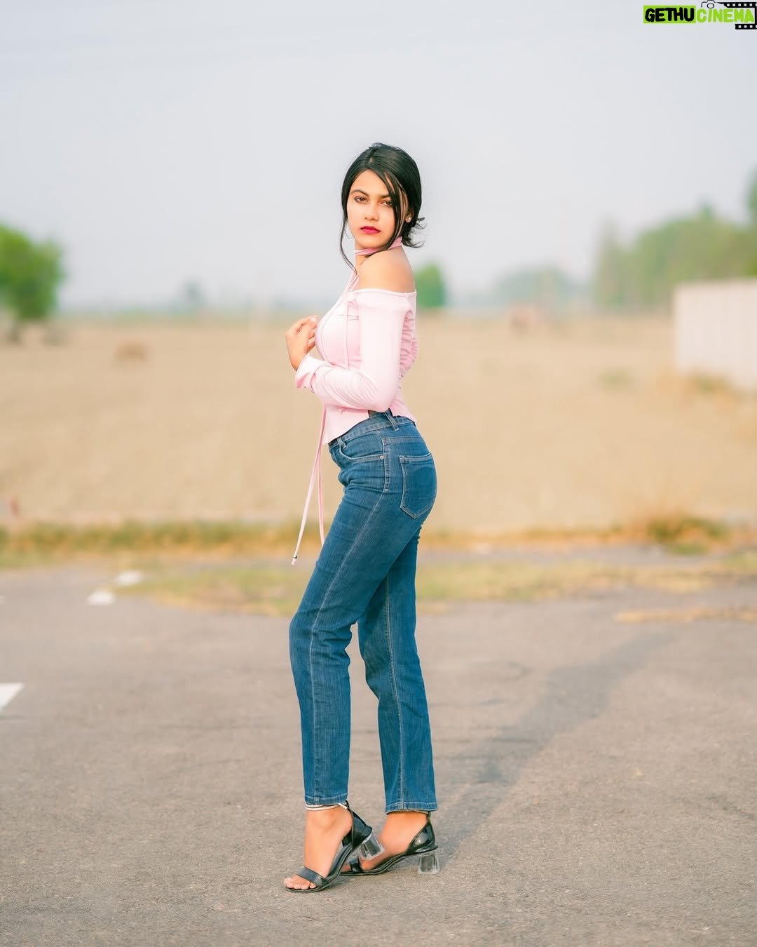 Kajal - 11.4K Likes - 😊