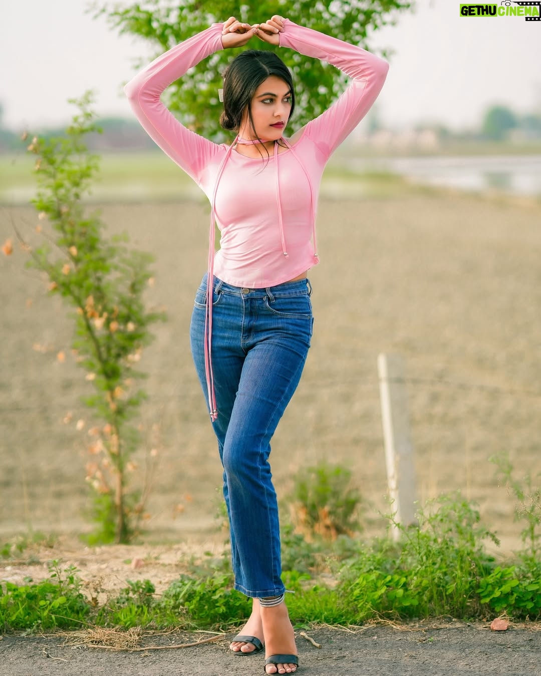 Kajal - 11.4K Likes - 😊