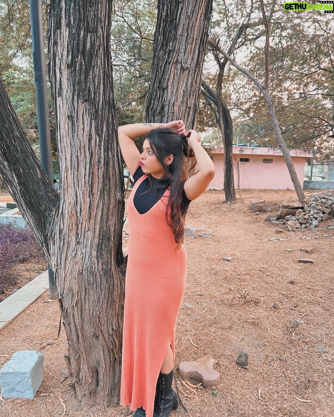 Kajal Jaiswal - 5.4K Likes - "Positive mind. Positive vibes. Positive life."🧡🖤

.
.
#photooftheday #newpost #explorepage #foryou