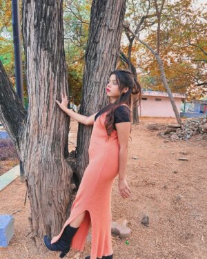 Kajal Jaiswal Instagram - "Positive mind. Positive vibes. Positive life."🧡🖤

.
.
#photooftheday #newpost #explorepage #foryou