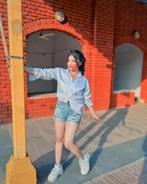 Kajal Jaiswal Instagram - Happy holi in advance 🤍🩵
Edit by - @deepanshureddy7 
.
.
#holipost❤️ #picoftheday #picture #photo #holifestivalofcolours