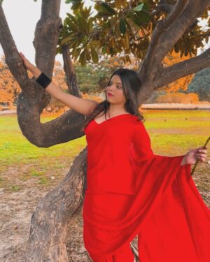 Kajal Jaiswal Instagram - Saree wali girl ❤️
.
.
#picoftheday #sareefashion #photogram #foryou #explorepage
