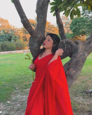 Kajal Jaiswal Instagram - Saree wali girl ❤️
.
.
#picoftheday #sareefashion #photogram #foryou #explorepage