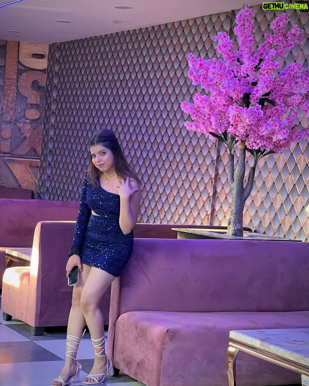 Kajal Jaiswal - 1.6K Likes - 💙🤍
.
.
#picoftheday #photo #instadaily #instagrampic