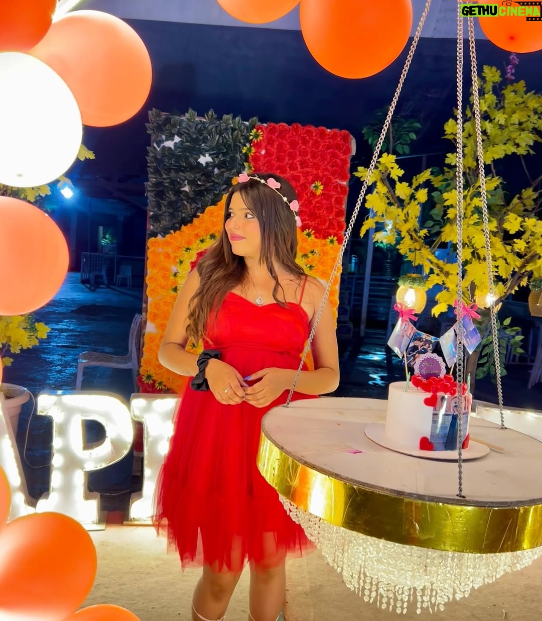 Kajal Jaiswal - 3.8K Likes - All abt my birthday bash 🥂❤️
.
.
#picoftheday #birthdaypictures #instapicture #birthday2024