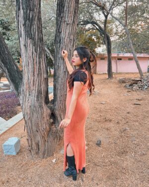 Kajal Jaiswal Instagram - "Positive mind. Positive vibes. Positive life."🧡🖤

.
.
#photooftheday #newpost #explorepage #foryou